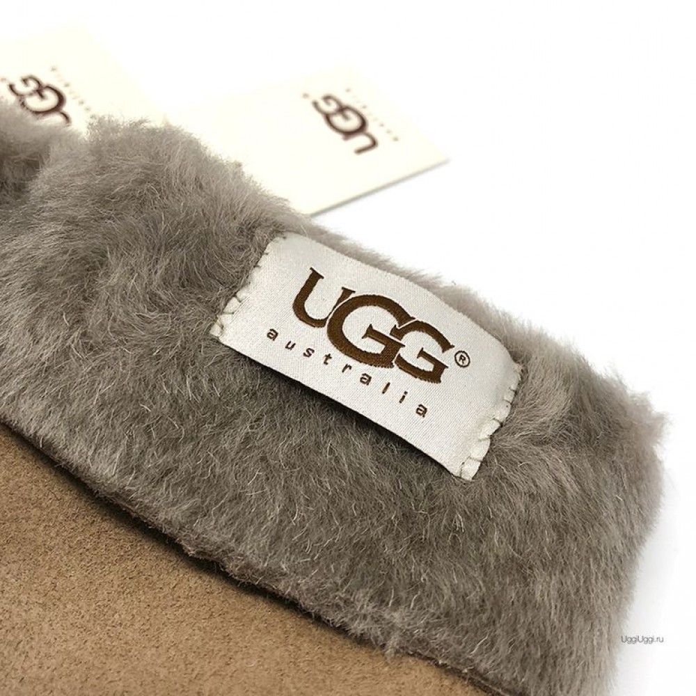 UGG Women's Classic Gloves Suede Beige